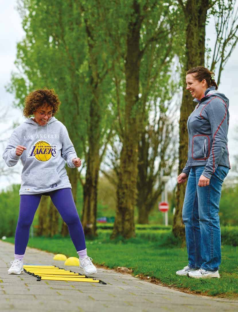 Mbarka aan het trainen met Carmen